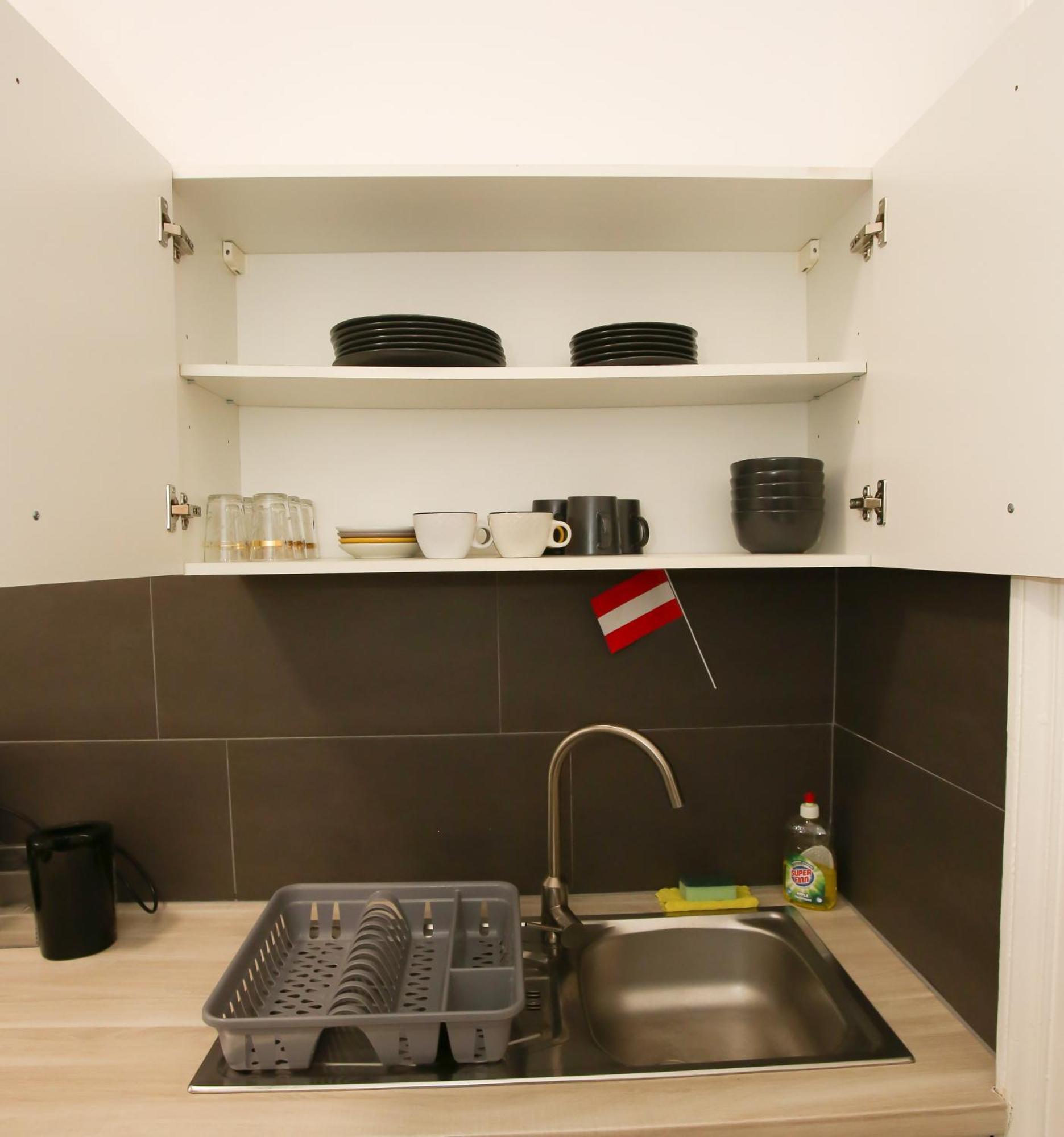 Downtown Bliss Modern Retreat With Free Parking And Fast Internet 600 Mbits Apartment Vienna Exterior photo