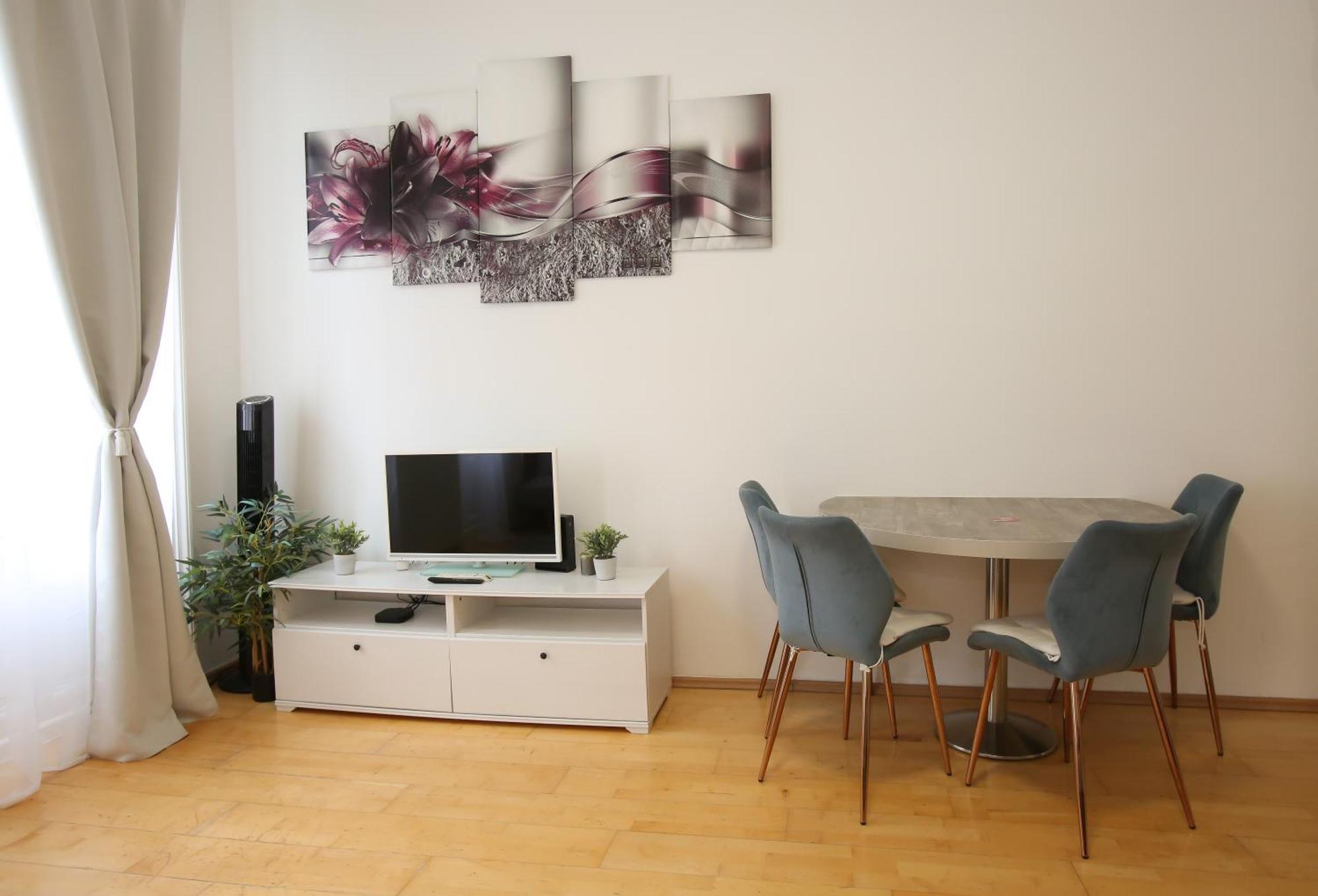 Downtown Bliss Modern Retreat With Free Parking And Fast Internet 600 Mbits Apartment Vienna Exterior photo
